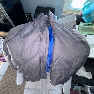 Tommy Hilfiger Gray Puffer Jacket with Blue Lining